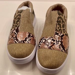 Ellewalk Pieced Raw Edge Canvas Slip-On Flats Sz 9